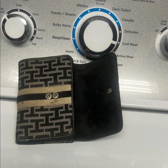 Black and Cream Patterned Wallet - Picture 4 of 5
